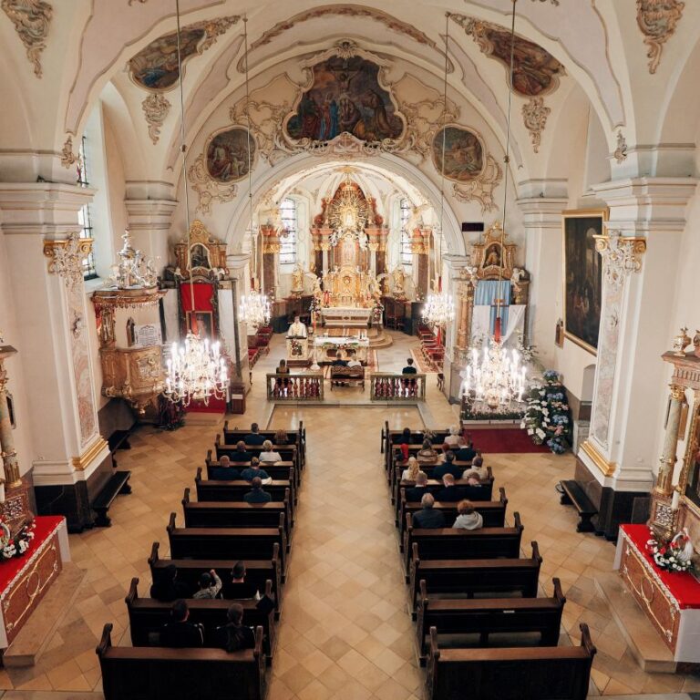 Zdjęcie przedstawiające wnętrze Sanktuarium św. Anny